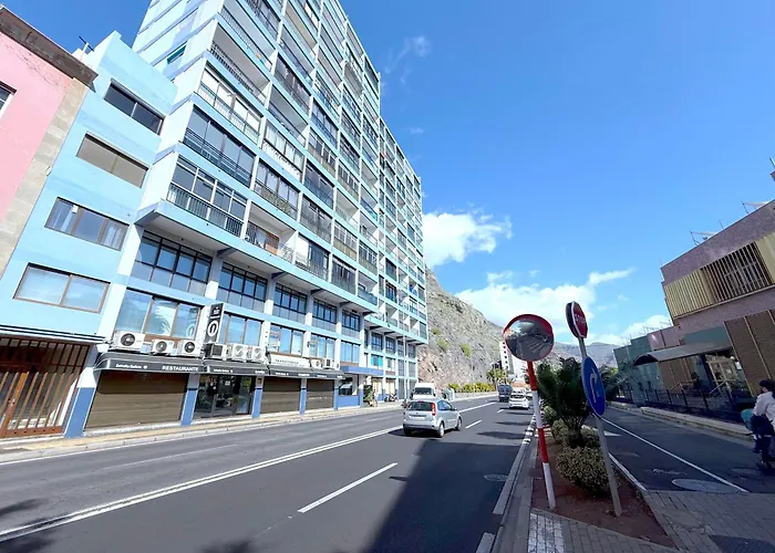 Tropicalidays Marina View Apartment