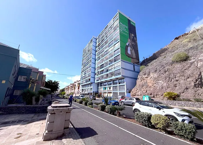 Tropicalidays Marina View Apartment *