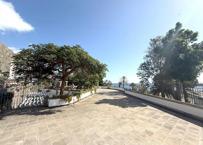 Tropicalidays Marina View Apartment *